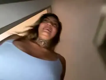 Big__pussy69  live sex cam