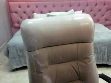 Cande_w  live sex cam