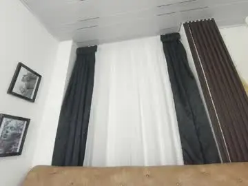 Clarita_hills  live sex cam