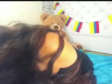 Clarita_hills  live sex cam