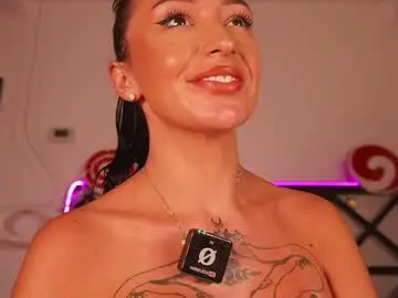 Erikabee  live sex cam