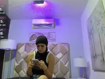 Isamillers4  live sex cam