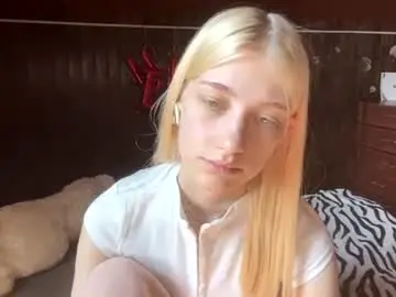 Janicesivertsen  live sex cam