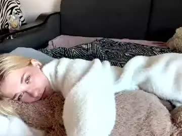 Janicesivertsen  live sex cam