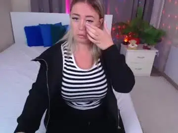 Kriiskiss  live sex cam