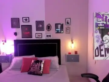 Pinkk_demon  live sex cam