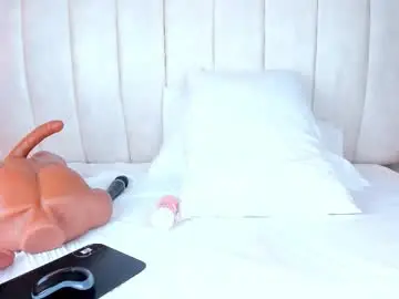 Saravega21  live sex cam