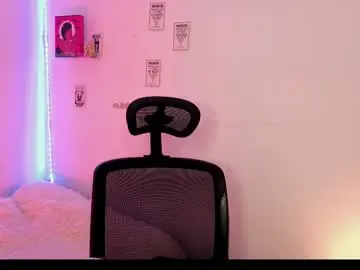 Emily_lindey_  live sex cam