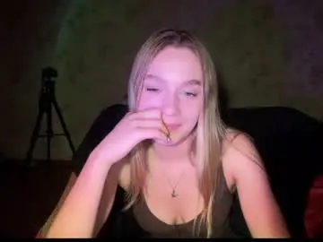 Honeylune_  live sex cam