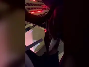 Lilmama666999  live sex cam