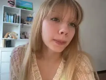 Melodieneumaier  live sex cam