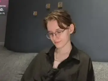 Milaafterdark  live sex cam