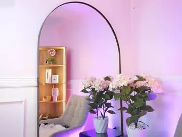 Milacrave  live sex cam