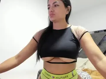 Paulina_l  live sex cam