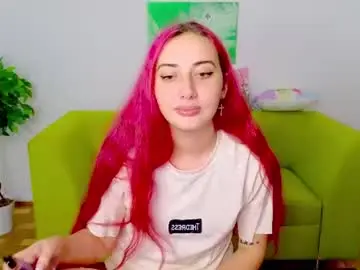 Renesmie  live sex cam