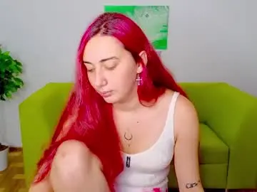 Renesmie  live sex cam