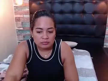 Bella_summers_  live sex cam