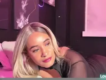 Dolly_brownc  live sex cam