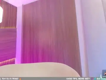 Dolly_brownc  live sex cam