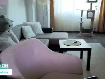 Hypefoxxx  live sex cam