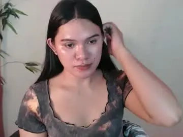 Ready2care4youbabe  live sex cam