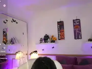 Rogueraveen  live sex cam