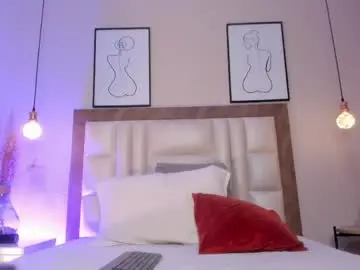 Tinnamoon  live sex cam