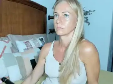 Christine_35  live sex cam