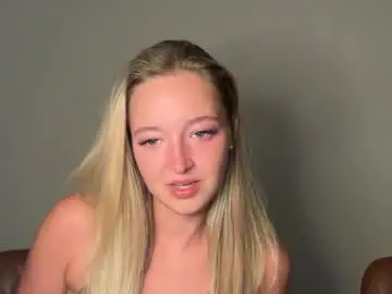 Emilypeperoni  live sex cam