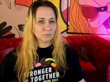 Famousemuse  live sex cam