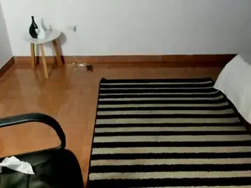 Freyarouge  live sex cam