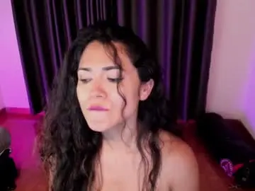 Freyarouge  live sex cam