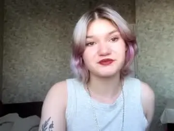 Kenyamcilwaine  live sex cam