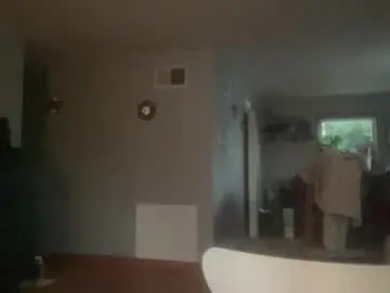 Throatyygoat  live sex cam