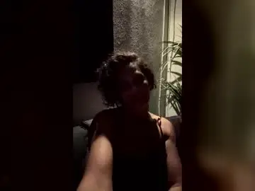 Honey_milf1001  live sex cam