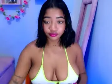 Latinbrunett1  live sex cam