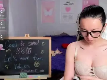 Queitsharm_  live sex cam