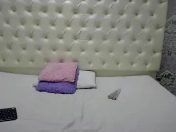 Yesi_lombana  live sex cam