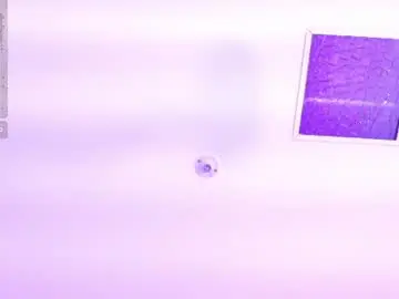 Bellaconaqueen  live sex cam