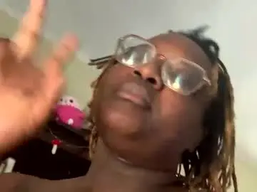 Bigkittyraven  live sex cam