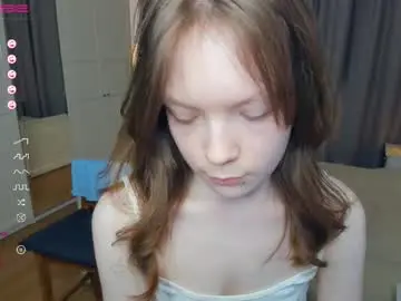 Cuty_petite  live sex cam