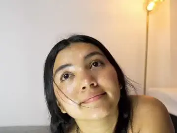 Emi_latingirl  live sex cam