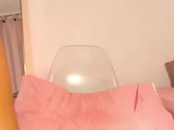Emi_latingirl  live sex cam