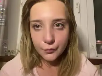 Kathrinekiening  live sex cam