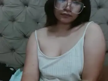 Nerdypinaypie  live sex cam