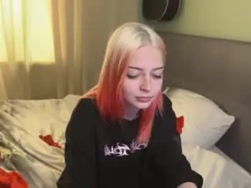 Petitelia_  live sex cam