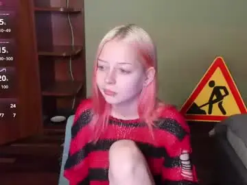 Petitelia_  live sex cam