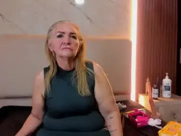 Queenstarhyl  live sex cam