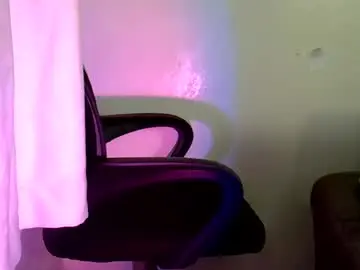 Momah_water  live sex cam
