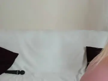 Xelithrawisper  live sex cam